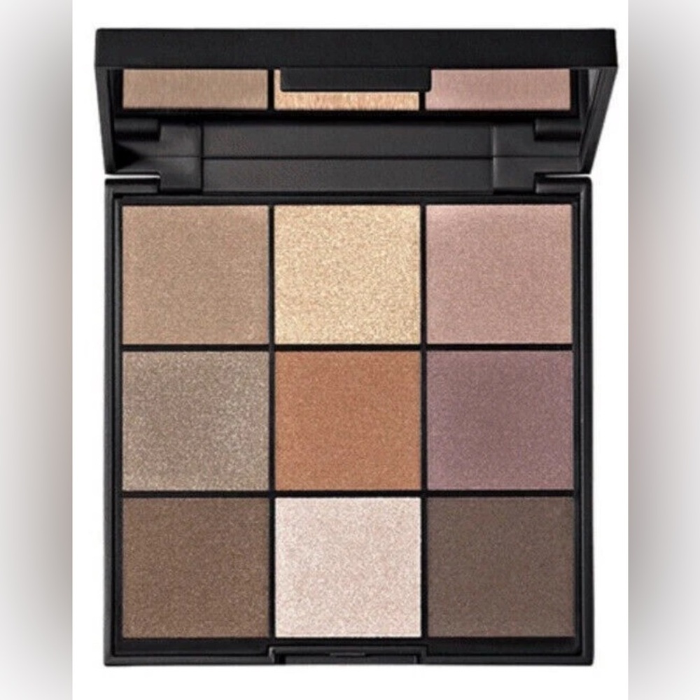 Avon fmg Cashmere Eyeshadow Palette - Essential Eyes